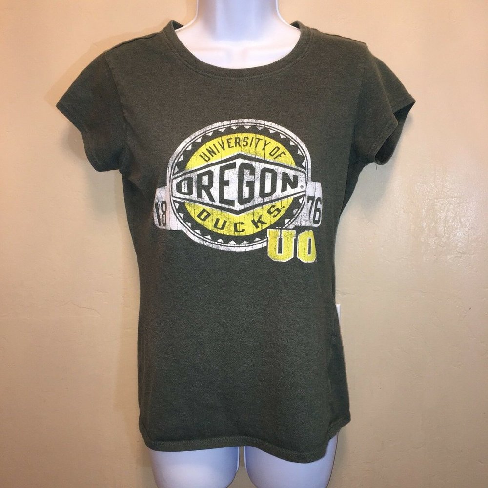 Oregon Ducks womans medium tshirt  green with grap